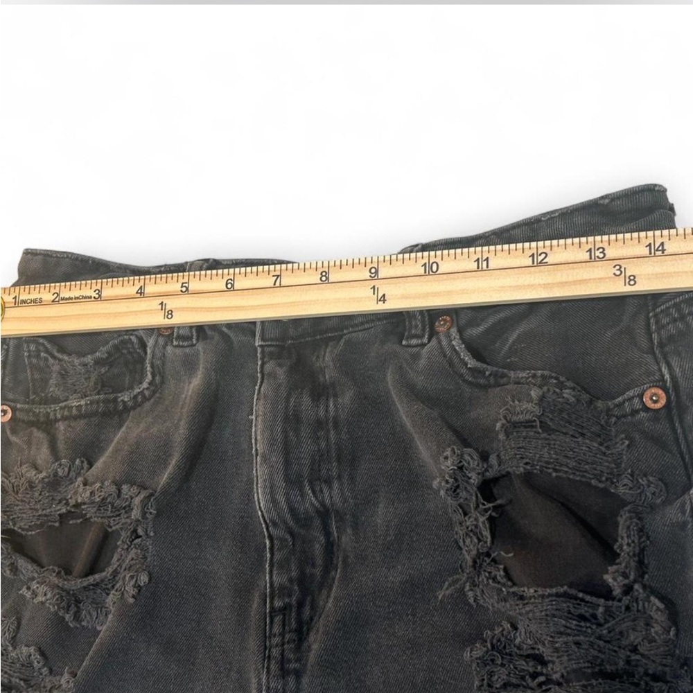 American Eagle Outfitters Black Washed Fistressed Jean Shorts| Size 8 - Picture 5 of 7